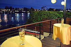 A SPARKLING NEW YEARS